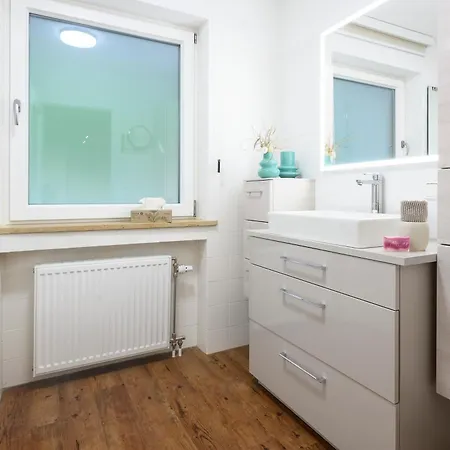 Peterhof Apartment *